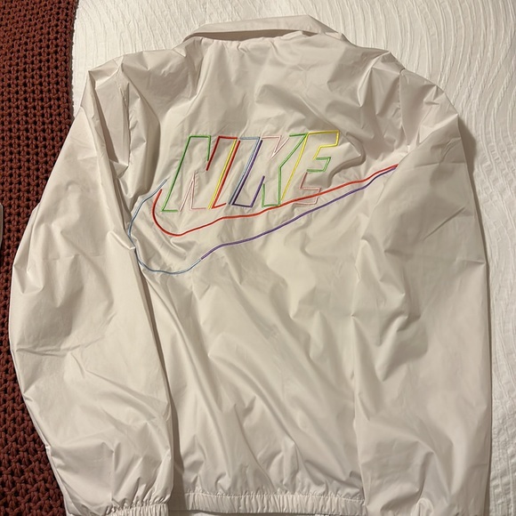 NIKE CLUB WOVEN JACKET 'WHITE' DX0672-030 - Picture 2 of 7